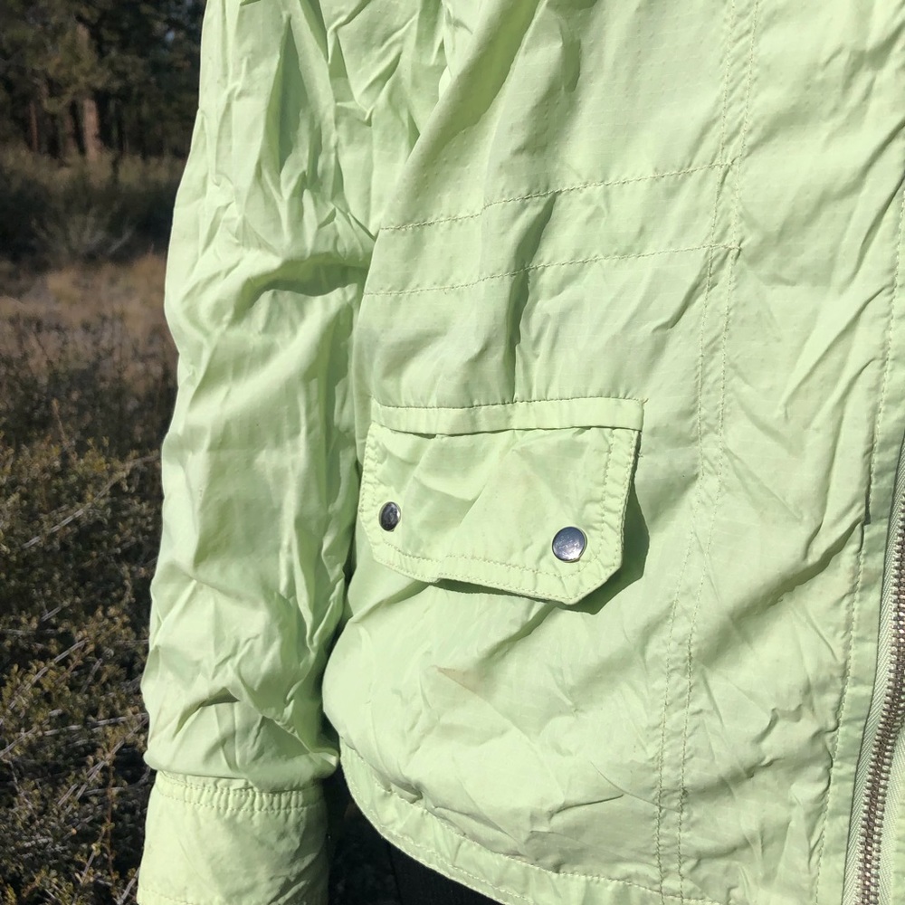Wind Breaker - Picture 3 of 4
